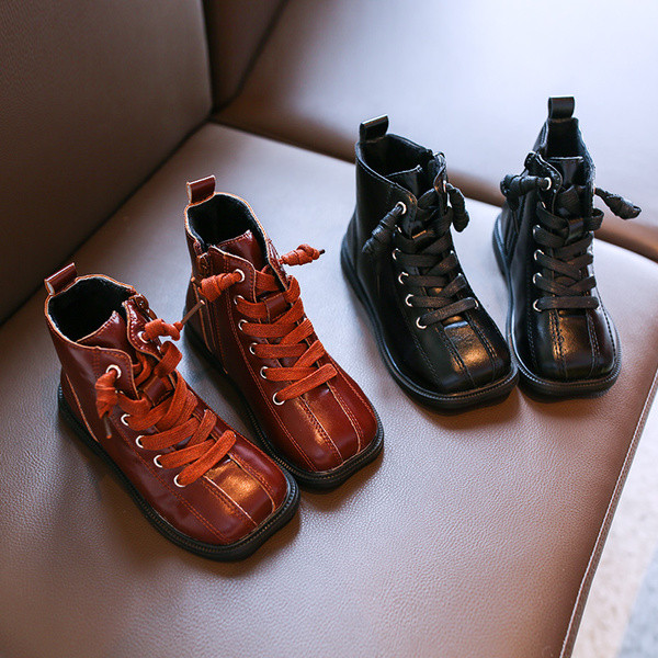 Παιδικές μπότες για κορίτσια από οικολογικό δέρμα με κορδόνια και επίπεδη σόλα