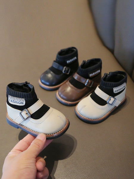 Gyerekcsizma típusú zokni csattal