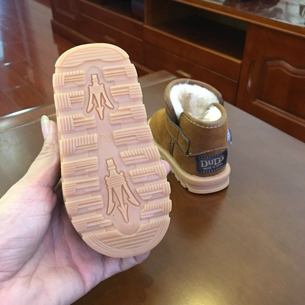 Παιδικές ζεστές μπότες unisex μοντέλο με αγκράφα