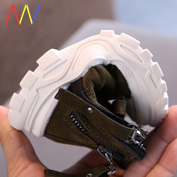 Tavaszi-őszi gyerekcsizma cipzárral és fűzővel