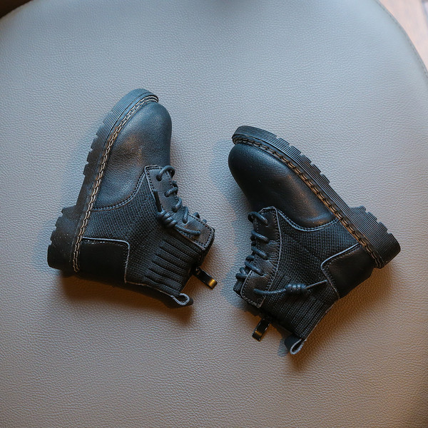 Δερμάτινες παιδικές μπότες για κορίτσια και αγόρια