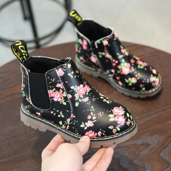 Modern csizma virágmintával - meleg béléssel vagy anélkül