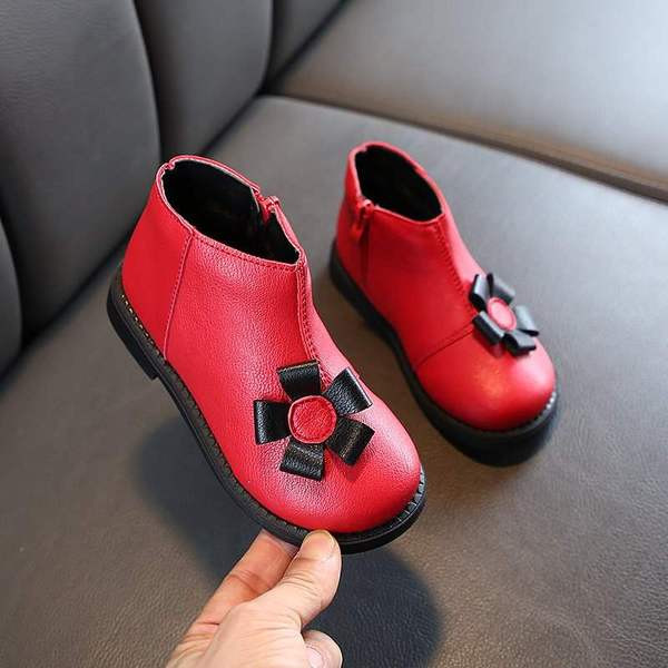 Gyerekcsizma műbőr virággal és cipzárral