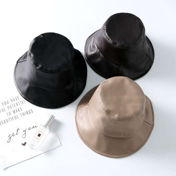 Női alkalmi sapka eko bőrből