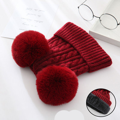 Új modell női kötött sapka pomponokkal