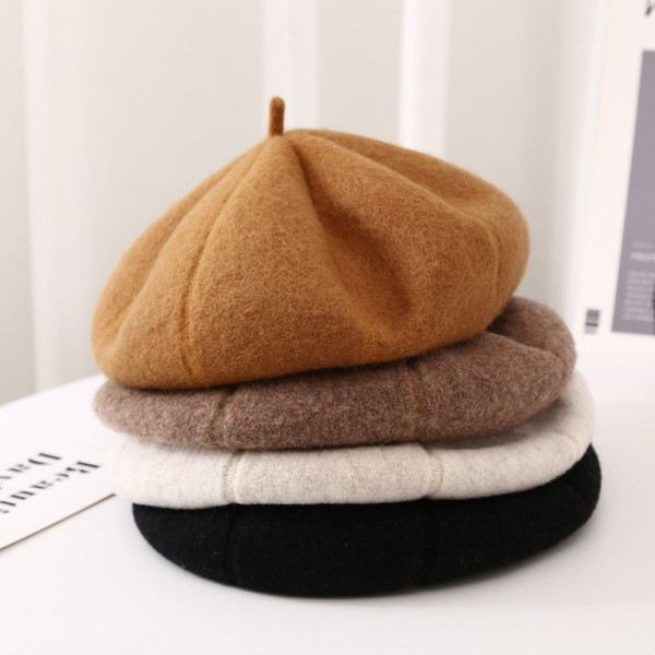 Aktuális női barett típusú sapka