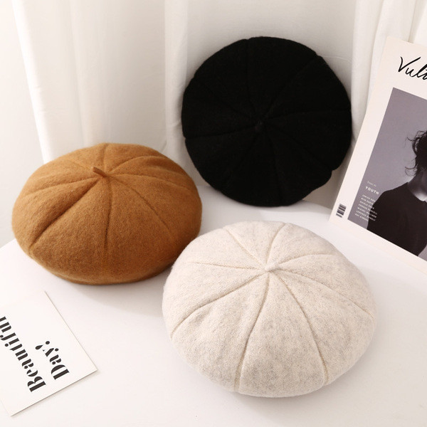 Aktuális női barett típusú sapka