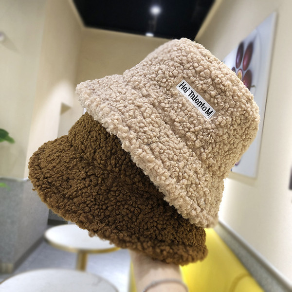 Naujo modelio įvairių spalvų moteriška kepurė