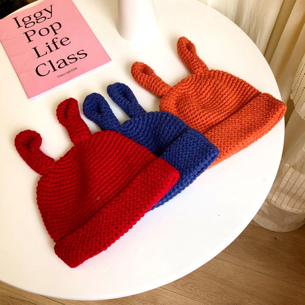 Női kötött sapka 3D elemmel