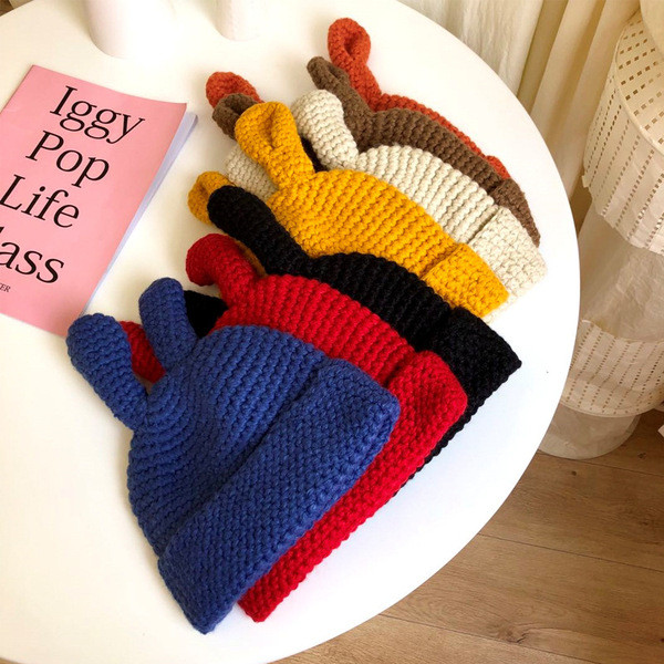 Női kötött sapka 3D elemmel