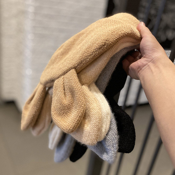 Női téli sapka 3D elemmel