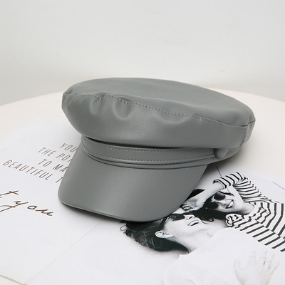 Női eco-bőr sapka napellenzővel