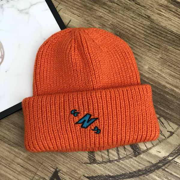 Új modell női téli sapka hímzéssel