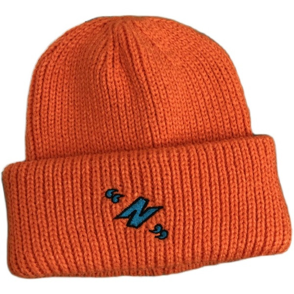 Új modell női téli sapka hímzéssel