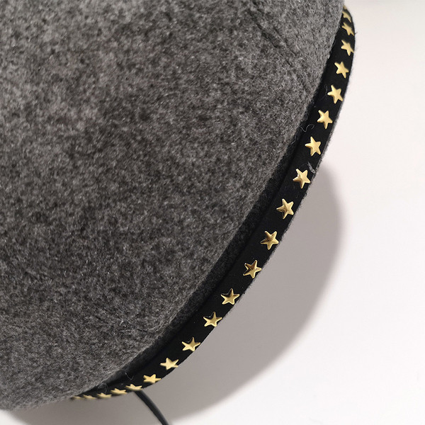 Alkalmi női sapka fém díszítéssel több színben