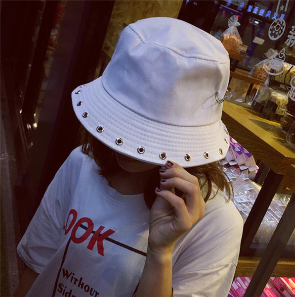 Horgász textil sapka fém kockákkal