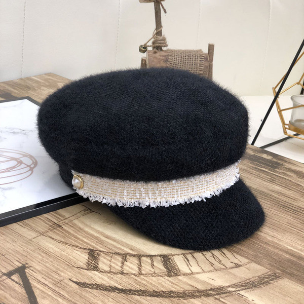 Új modell téli női sapka napellenzővel