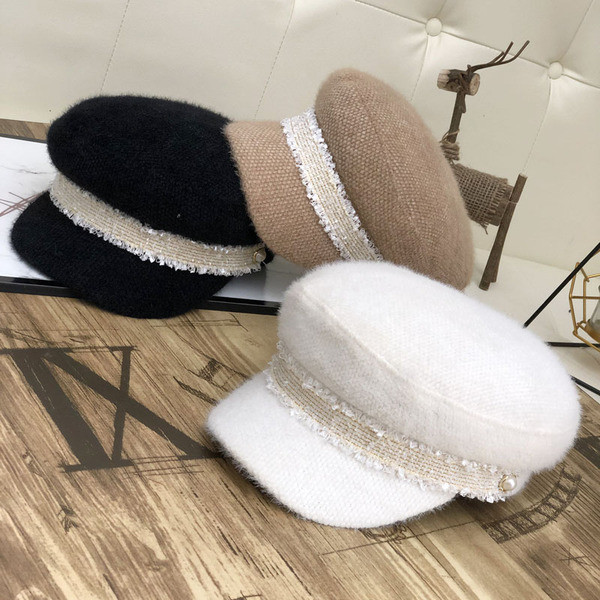 Új modell téli női sapka napellenzővel