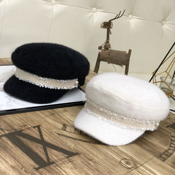 Új modell téli női sapka napellenzővel