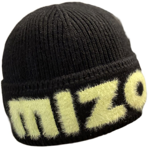 Női téli sapka felirattal