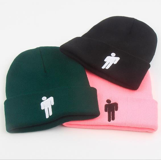 Modern kötött sapka hímzéssel