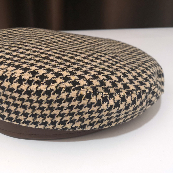 Női kockás barett típusú sapka két színben