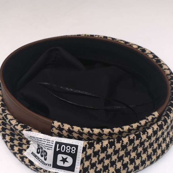 Női kockás barett típusú sapka két színben