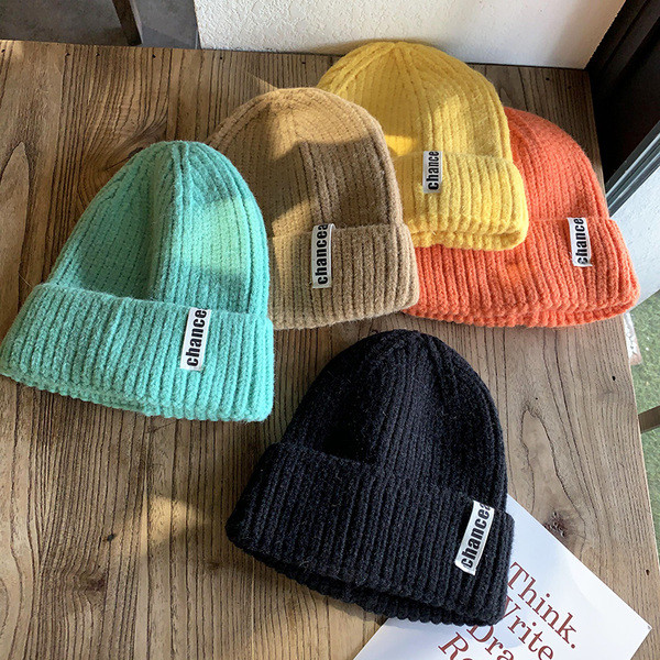 Palarie de iarna de dama cu emblema