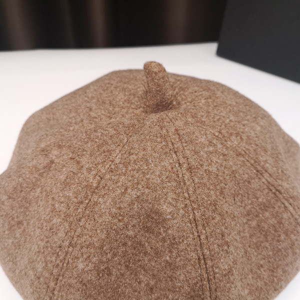 Palarie de dama tip bereta de lana