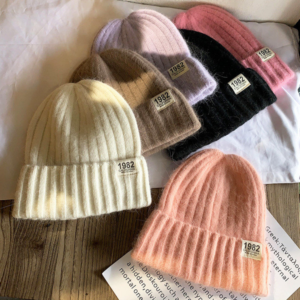 Palarie casual dama tricotata cu emblema