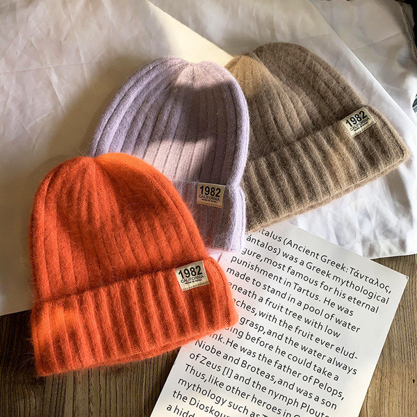 Palarie casual dama tricotata cu emblema