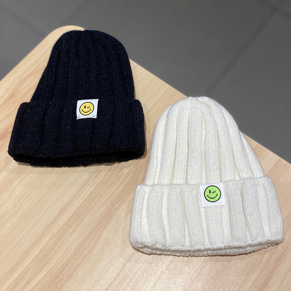 Palarie de iarna de dama cu emblema