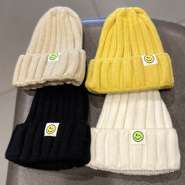 Palarie de iarna de dama cu emblema