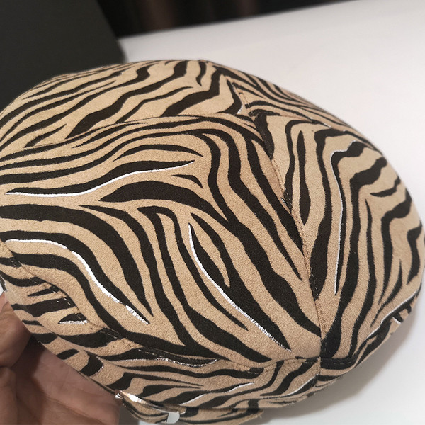 Modern női sapka retro stílusban három színben