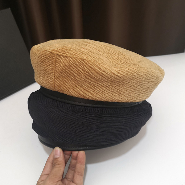 Pălărie modernă de damă potrivită pentru toamnă și iarnă