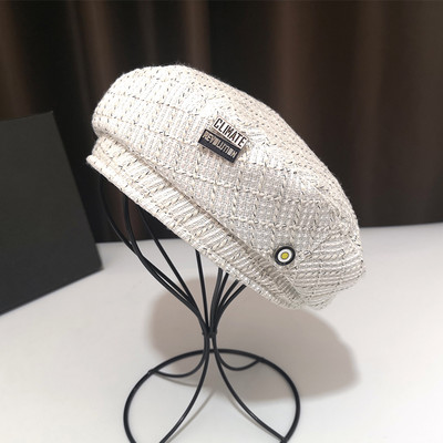 Női sapka retro stílusban - fehér és fekete