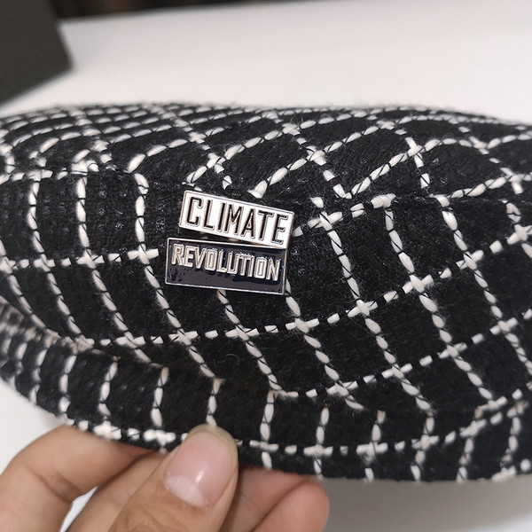 Női sapka retro stílusban - fehér és fekete