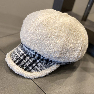Női pehelysapka kockás napellenzővel