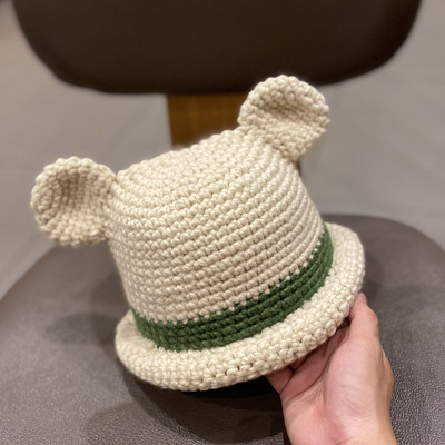 Női kötött sapka 3D elemmel