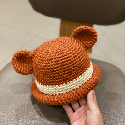 Női kötött sapka 3D elemmel