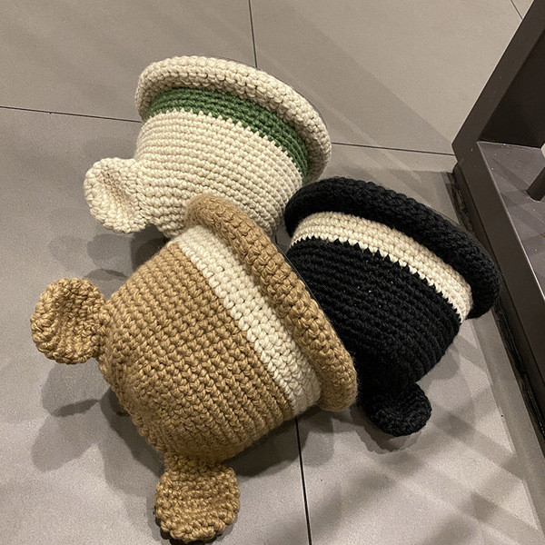 Női kötött sapka 3D elemmel