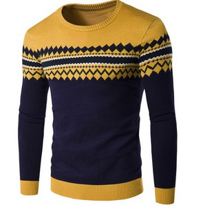 Modern férfi pulóver ovális nyakkivágással