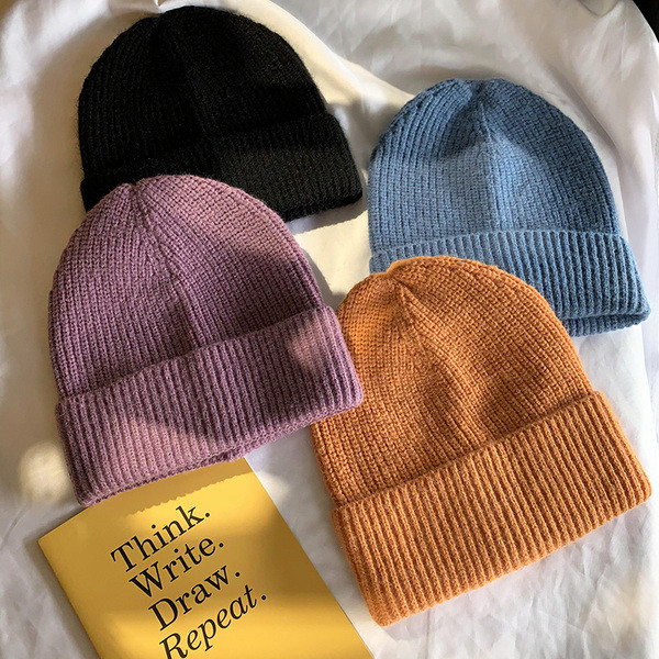 Kötött női sapka sima modell