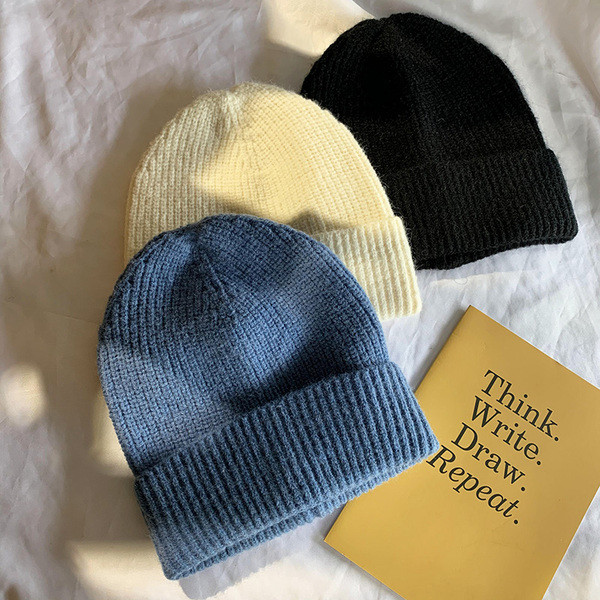 Kötött női sapka sima modell