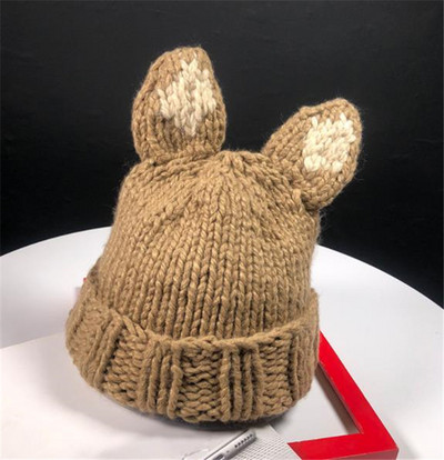 Női kötött sapka 3D elemmel