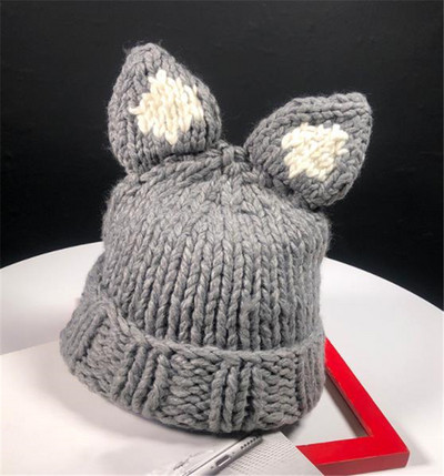 Női kötött sapka 3D elemmel