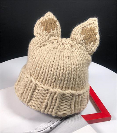 Női kötött sapka 3D elemmel