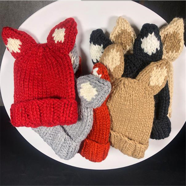 Női kötött sapka 3D elemmel