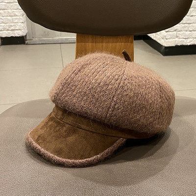 Bolyhos retro női sapka napellenzővel