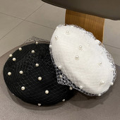 Női barett típusú sapka hálóval és gyöngyökkel